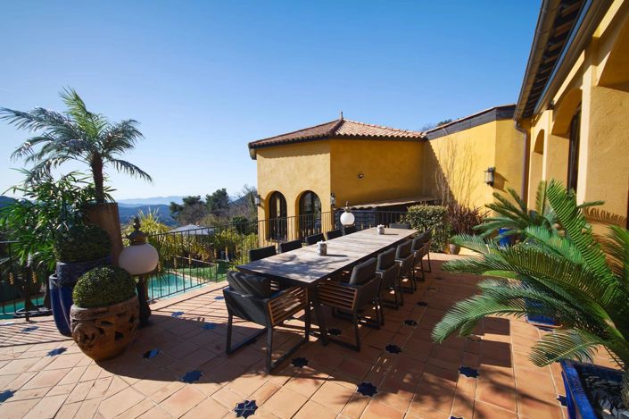 Image No.2-6 Bed House for sale