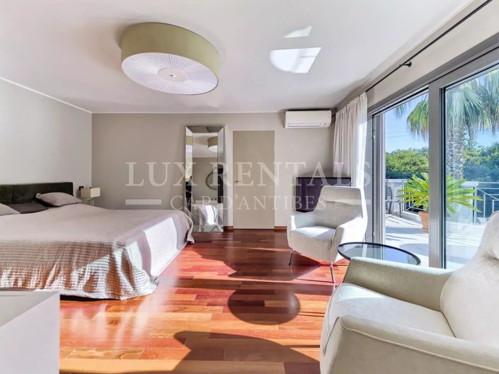 Image No.17-4 Bed House for sale