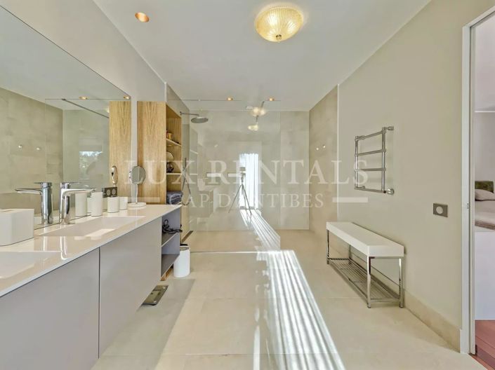 Image No.19-4 Bed House for sale