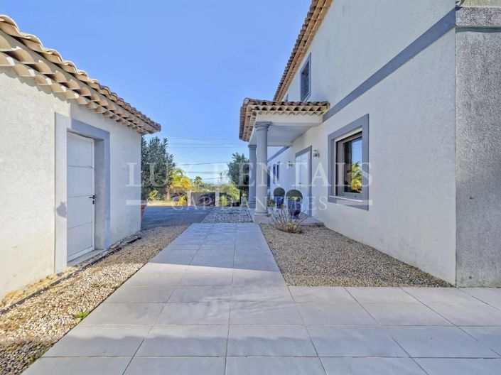 Image No.26-4 Bed House for sale