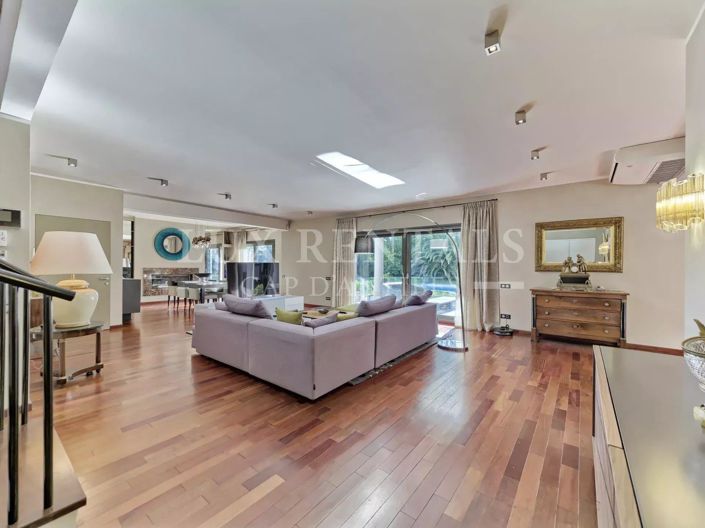 Image No.4-4 Bed House for sale