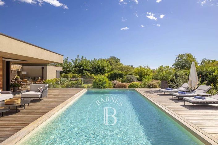 Image No.1-4 Bed House for sale