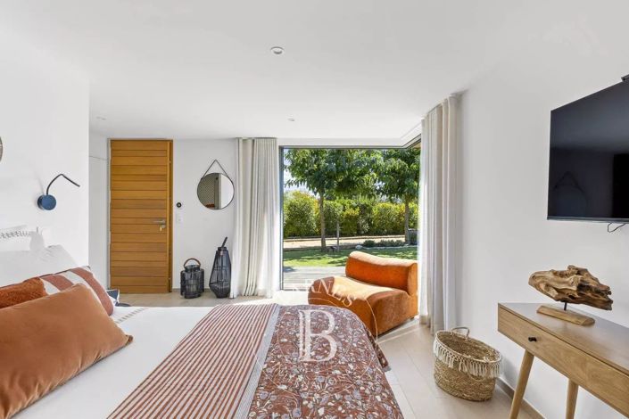 Image No.10-4 Bed House for sale