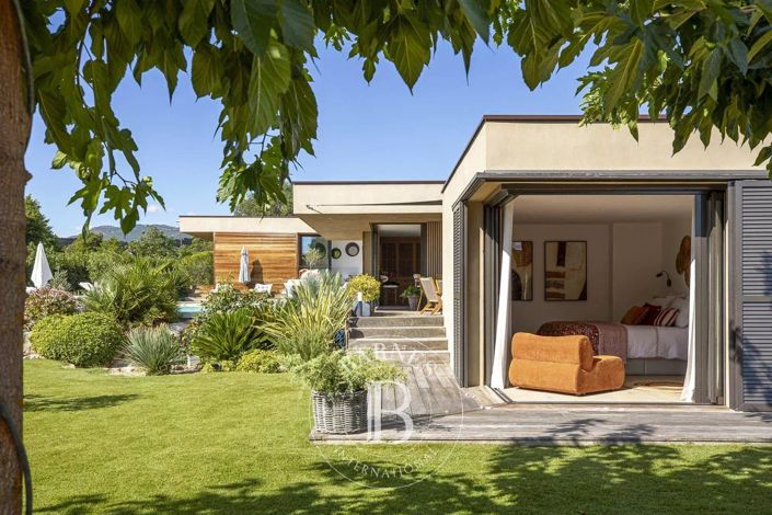 Image No.16-4 Bed House for sale