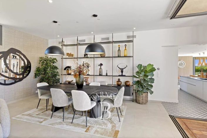 Image No.4-4 Bed House for sale