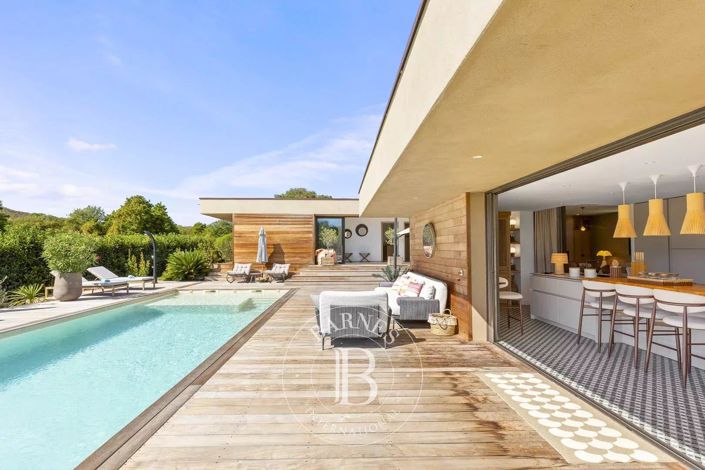 Image No.7-4 Bed House for sale