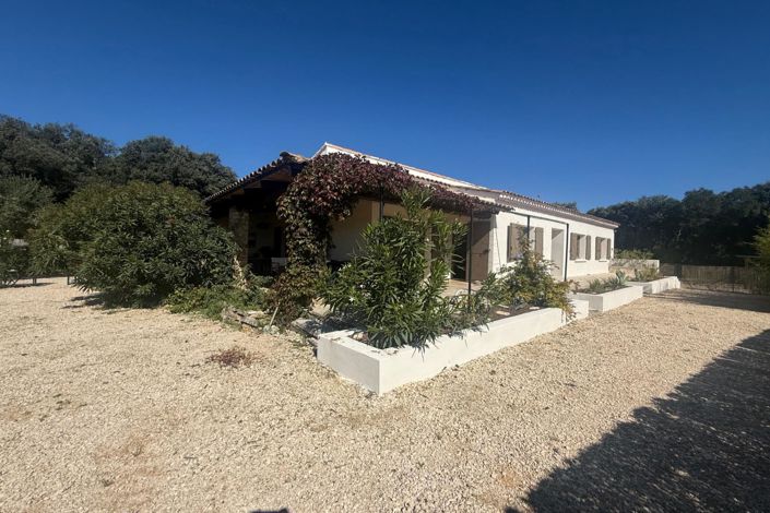 Image No.1-4 Bed House for sale