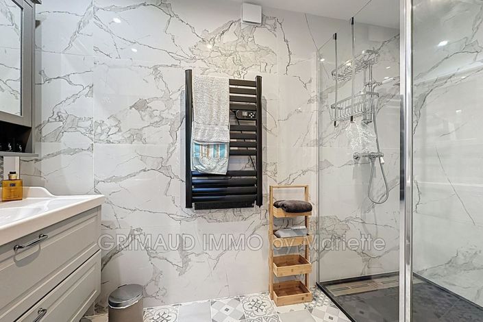 Image No.19-4 Bed House for sale