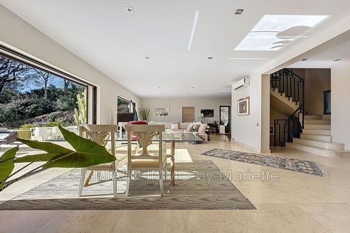 Image No.7-4 Bed House for sale