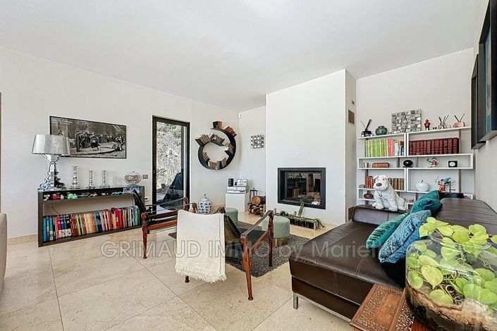 Image No.9-4 Bed House for sale