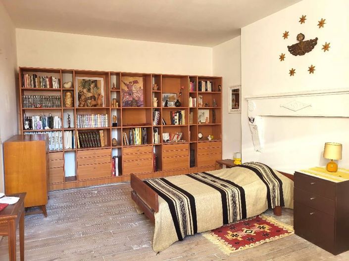 Image No.5-6 Bed House for sale