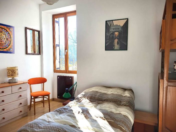 Image No.6-6 Bed House for sale