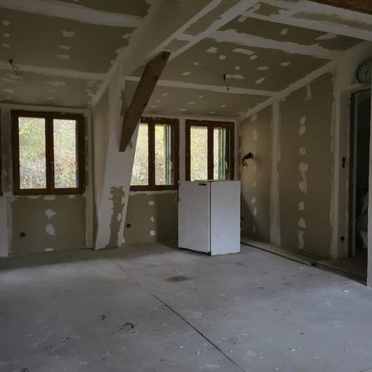 Image No.9-6 Bed House for sale