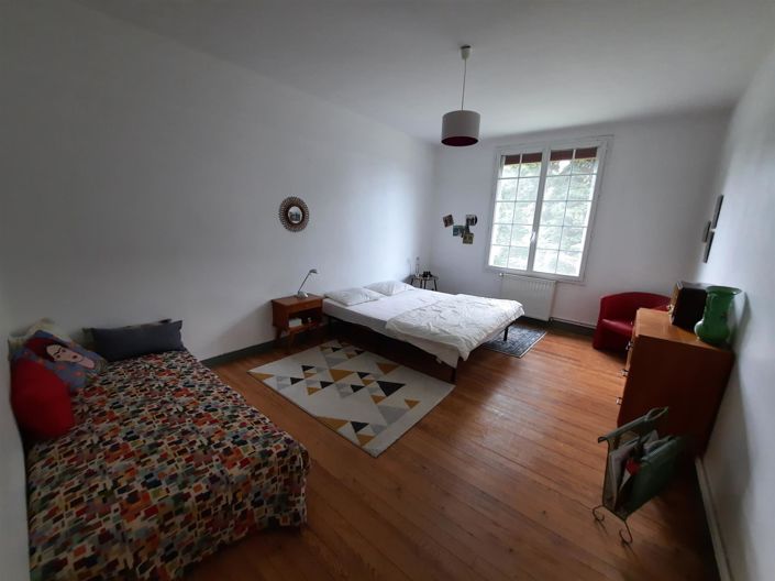 Image No.7-5 Bed House for sale