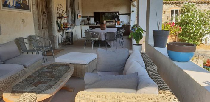 Image No.14-11 Bed House for sale