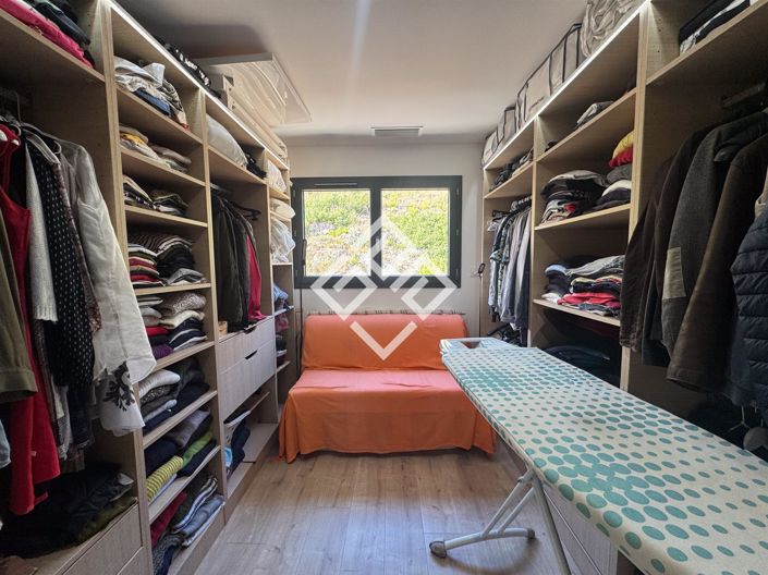 Image No.15-4 Bed House for sale