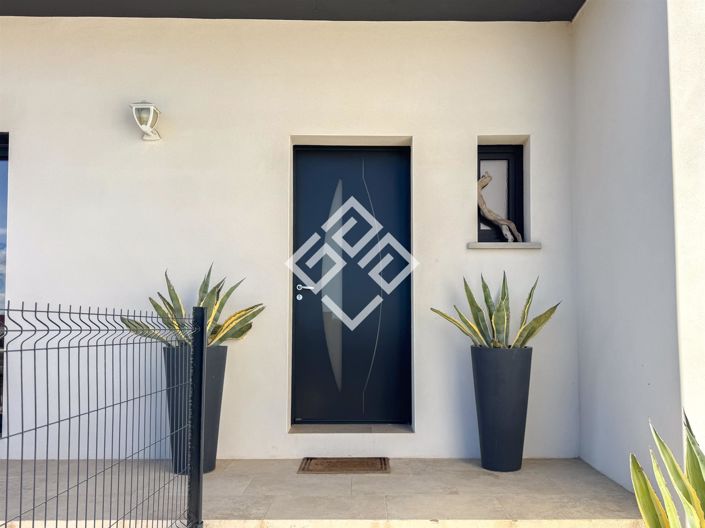 Image No.17-4 Bed House for sale