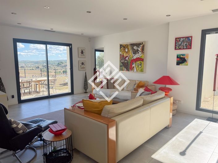 Image No.5-4 Bed House for sale