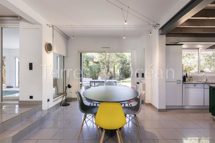 Image No.6-3 Bed House for sale