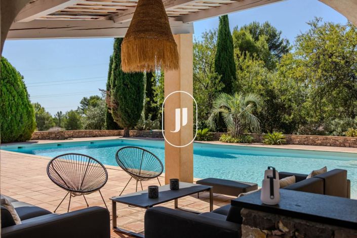 Image No.14-6 Bed House for sale