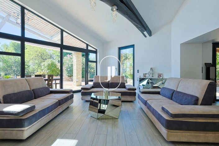 Image No.5-6 Bed House for sale