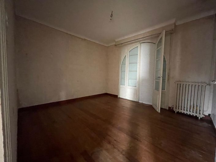 Image No.12-5 Bed House for sale