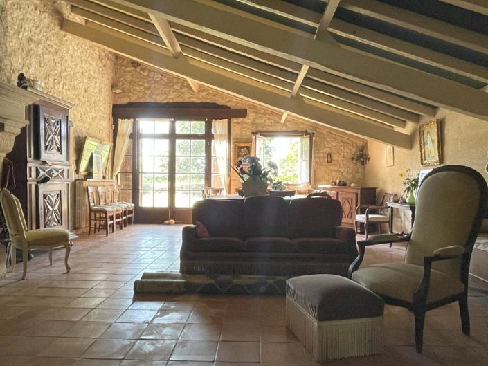 Image No.6-7 Bed House for sale