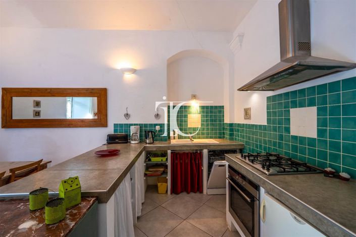 Image No.11-12 Bed House for sale