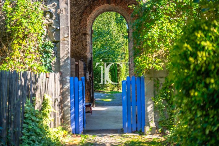 Image No.31-12 Bed House for sale