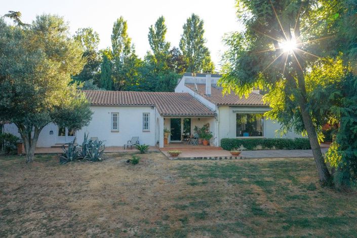 Image No.3-4 Bed House for sale