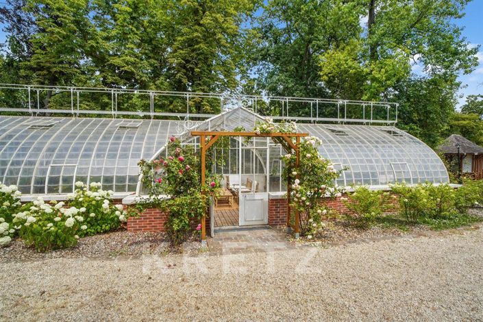 Image No.13-10 Bed Property for sale