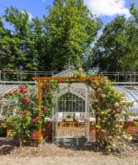 Image No.14-10 Bed Property for sale