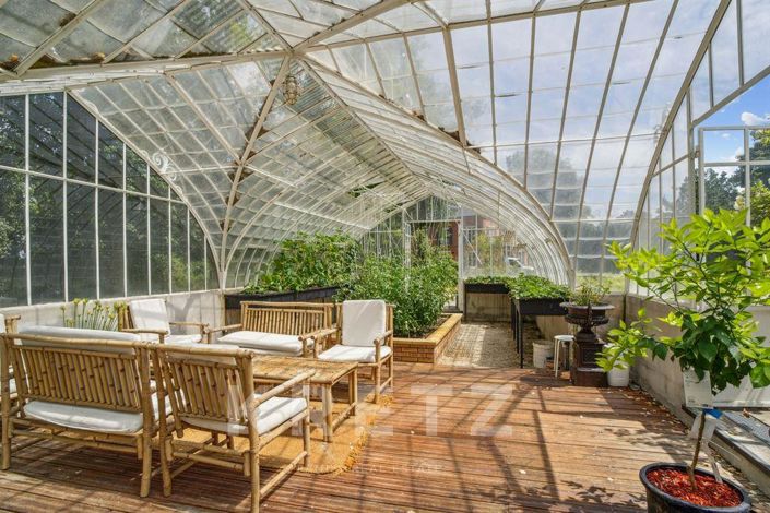 Image No.15-10 Bed Property for sale