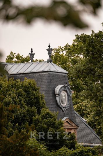 Image No.16-10 Bed Property for sale