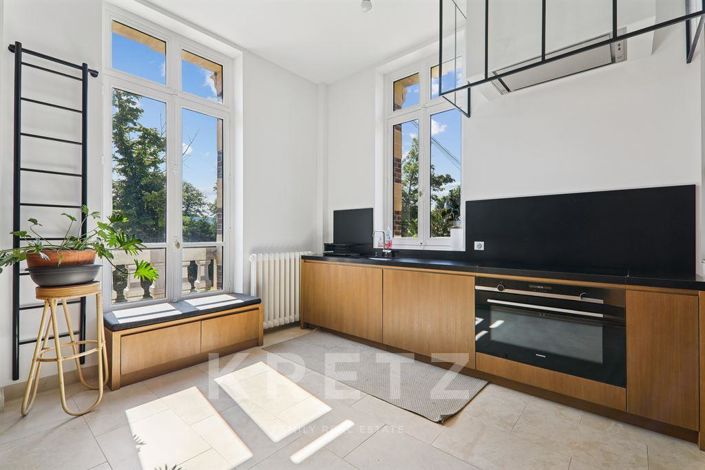 Image No.4-10 Bed Property for sale