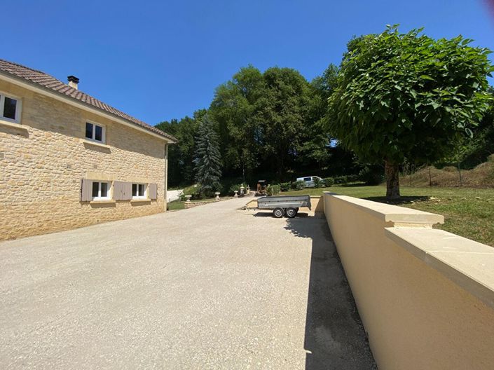 Image No.15-4 Bed House for sale