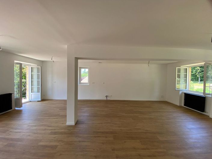 Image No.2-4 Bed House for sale