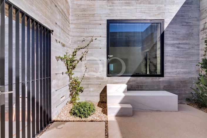 Image No.24-4 Bed House for sale