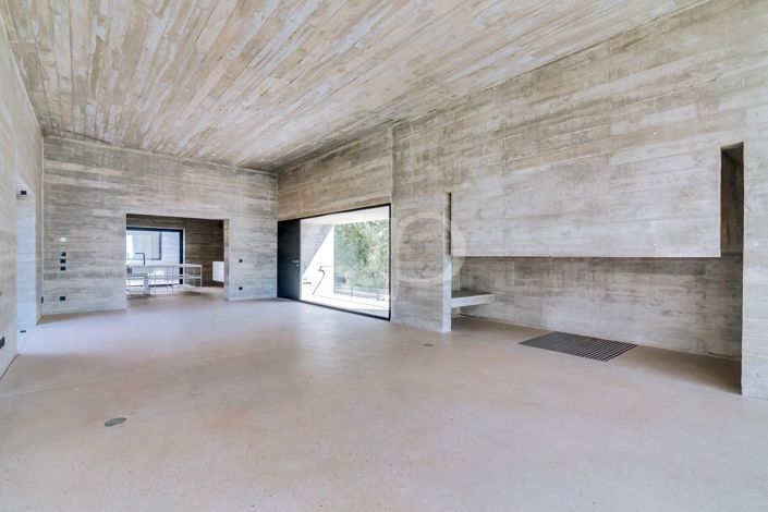 Image No.30-4 Bed House for sale