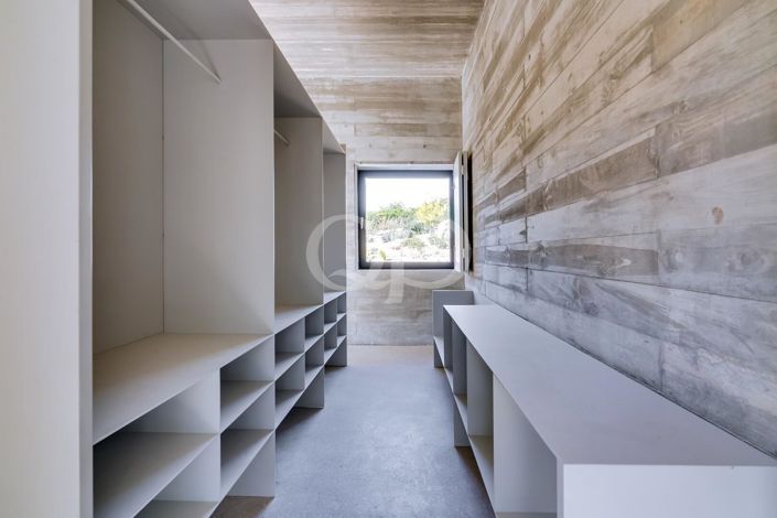 Image No.38-4 Bed House for sale