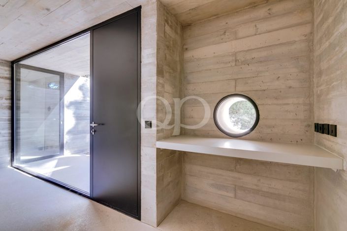 Image No.47-4 Bed House for sale