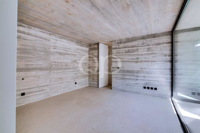 Image No.48-4 Bed House for sale