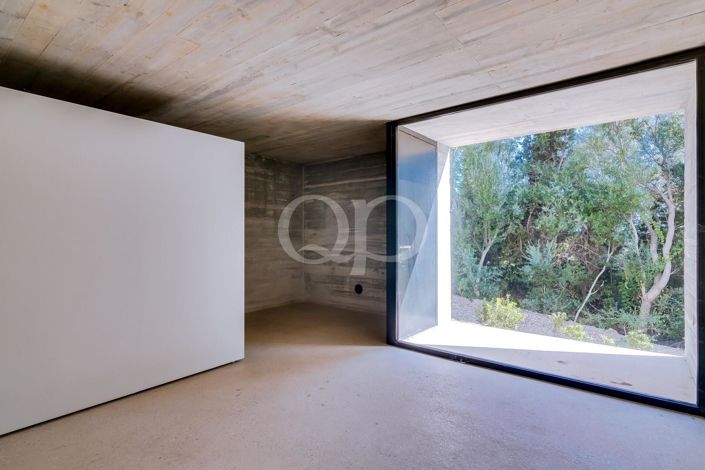 Image No.7-4 Bed House for sale