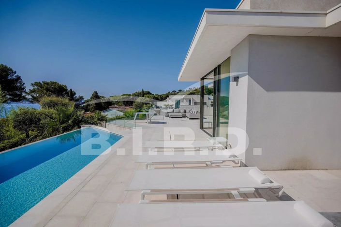 Image No.10-4 Bed House for sale