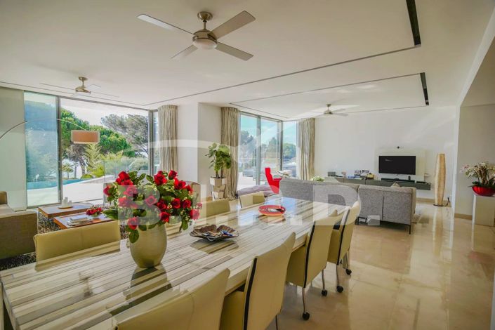 Image No.3-4 Bed House for sale