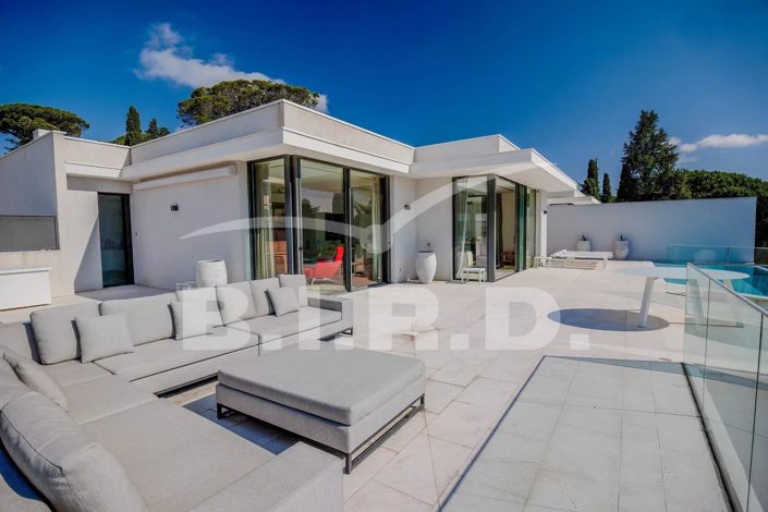 Image No.9-4 Bed House for sale