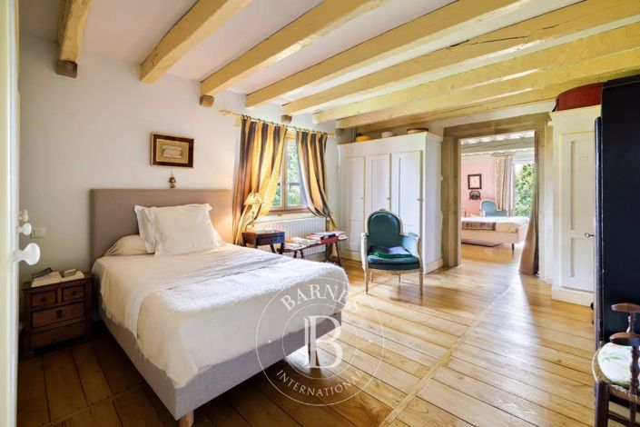 Image No.11-7 Bed House for sale