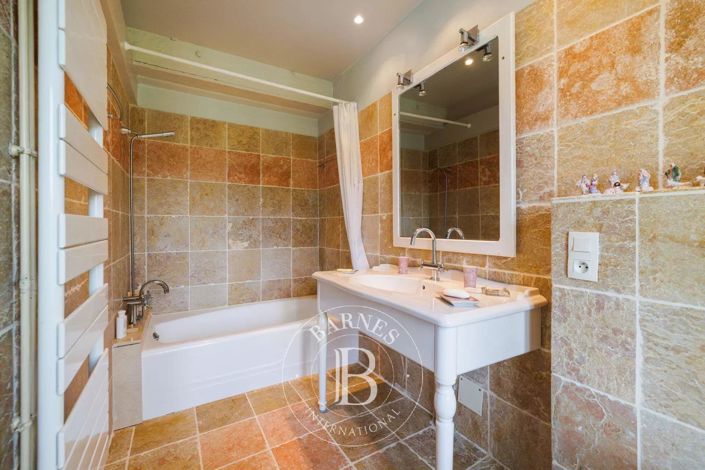 Image No.13-7 Bed House for sale