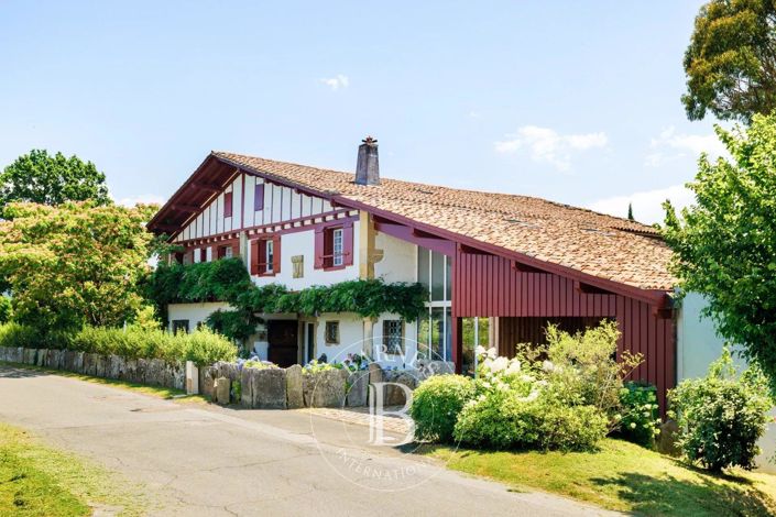 Image No.17-7 Bed House for sale