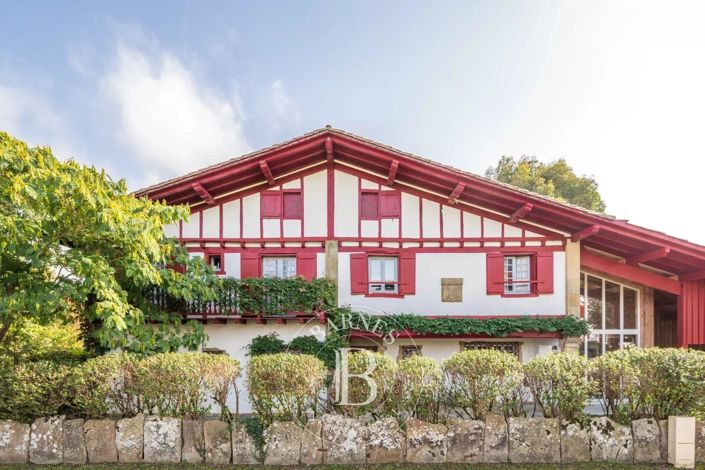 Image No.2-7 Bed House for sale